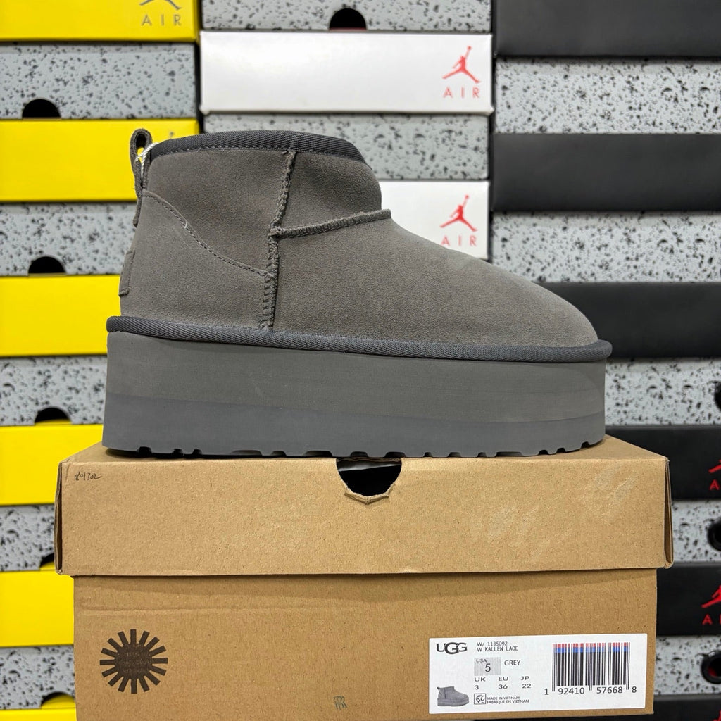 UGG Classic Ultra Mini Platform Boot – Suede Ankle Boot with Shearling Lining, Tonal Cross-Strap Closure & All-Grey Chunky Platform Sole in Grey