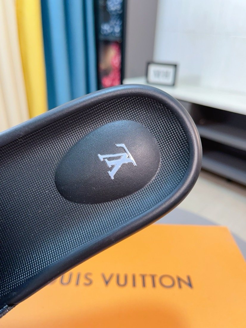 Louis Vuitton Black Men's Slide Sandals
