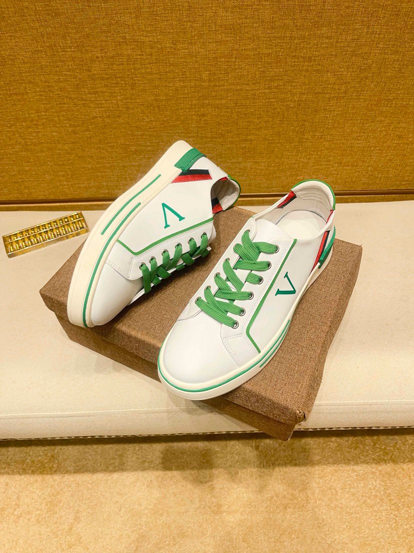 White Green Red Low-Top Sneakers