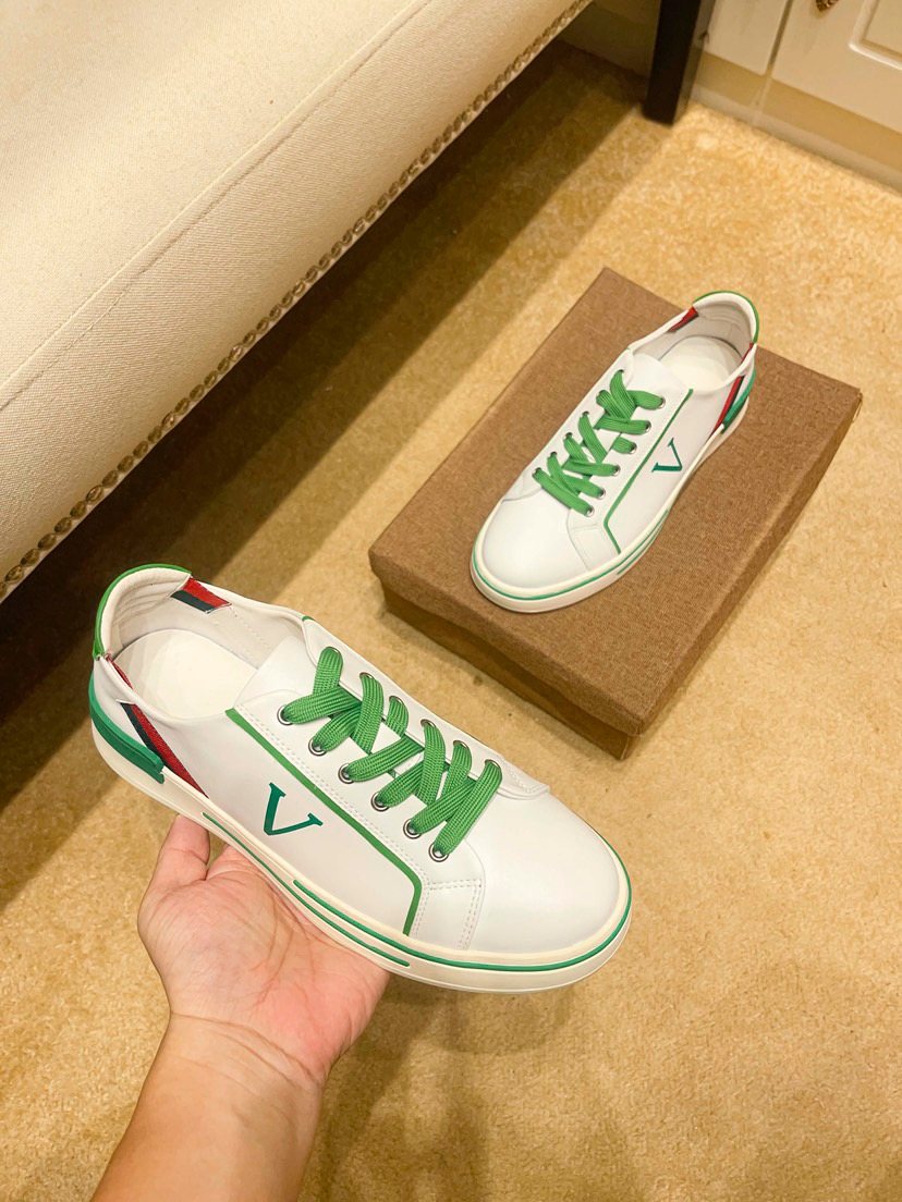 White Green Red Low-Top Sneakers