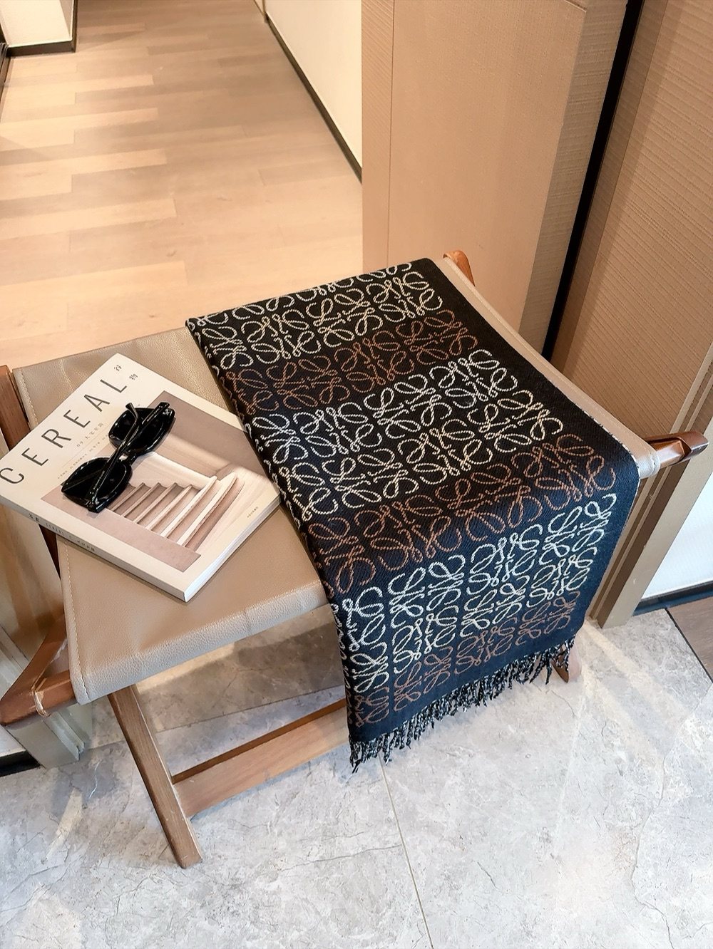 Black Multicolor Loop-Pattern Fringed Scarf