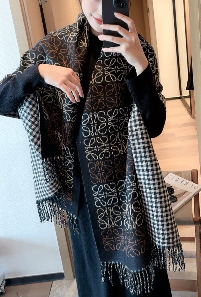 Black Multicolor Loop-Pattern Fringed Scarf