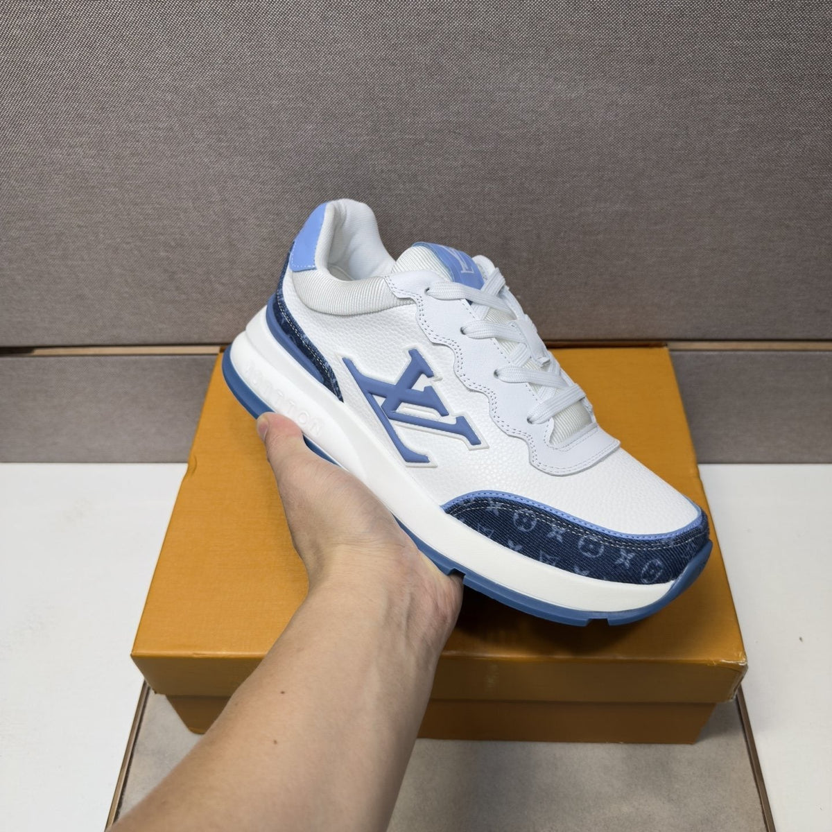 Louis Vuitton Contrast-Trim Low-Top Sneakers