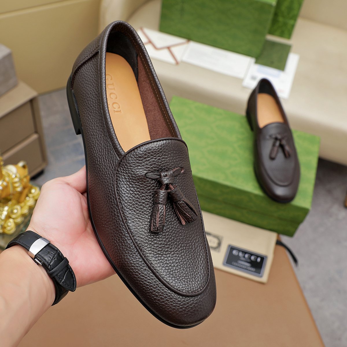 Gucci Textured Tassel Loafers