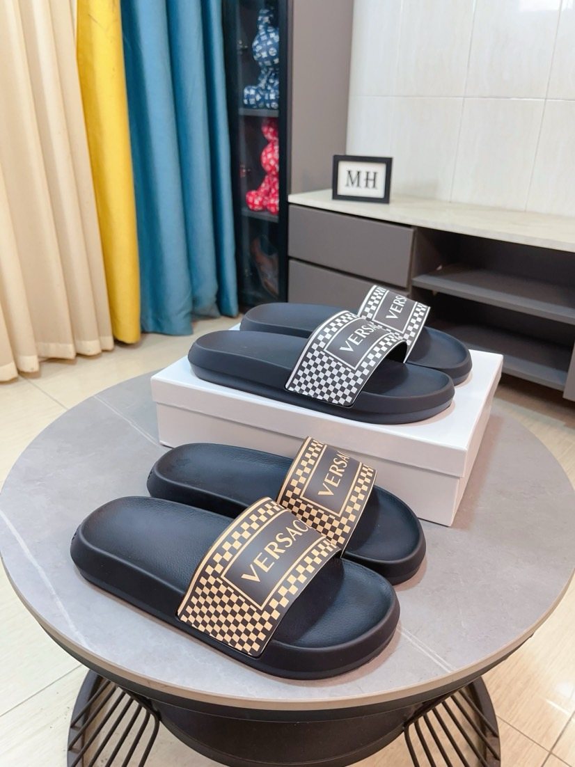 Versace Men's Patterned Slide Sandals